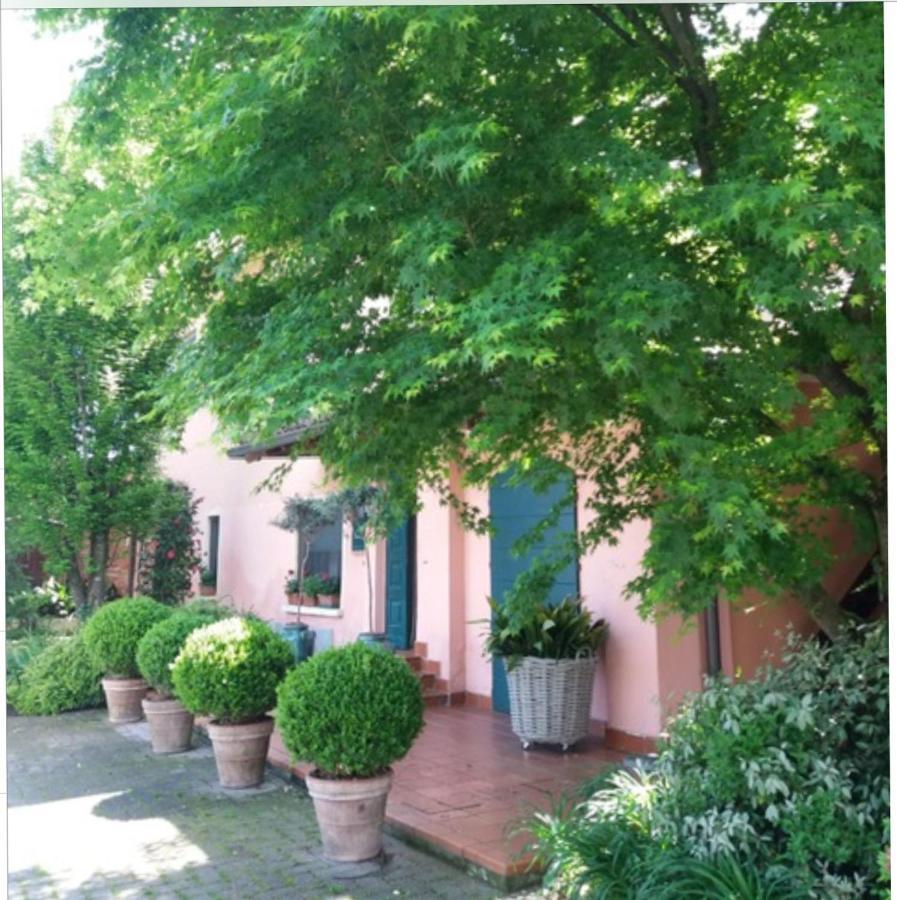 Bed and Breakfast Il Cortiletto Quartiano Екстер'єр фото